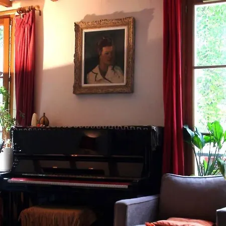 Apartment 2-room In Parisian Style, 11 Arr. Paris