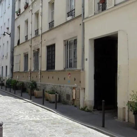 2-room In Parisian Style, 11 Arr. *