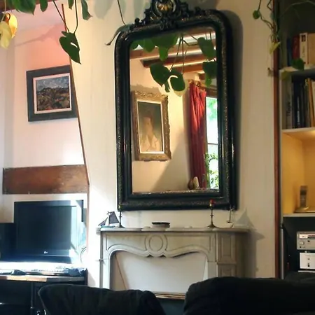 Apartment 2-room In Parisian Style, 11 Arr. Paris