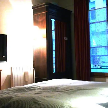2-room In Parisian Style, 11 Arr.