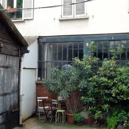 2-room In Parisian Style, 11 Arr. Apartment Paris